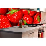 Samolepiace tapety za kuchynskú linku jahody rozmer 180 cm x 60 cm